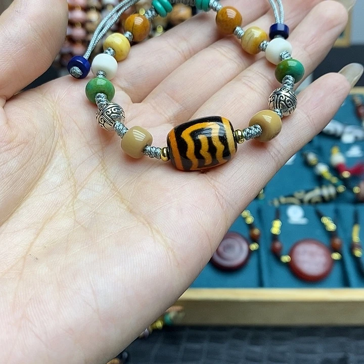 玛瑙/玉髓颈饰合金