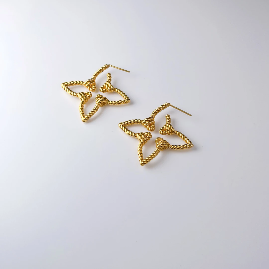 【四叶草】足金999黄金5D无氰四叶草百搭个性钟楚曦同款度假风耳钉