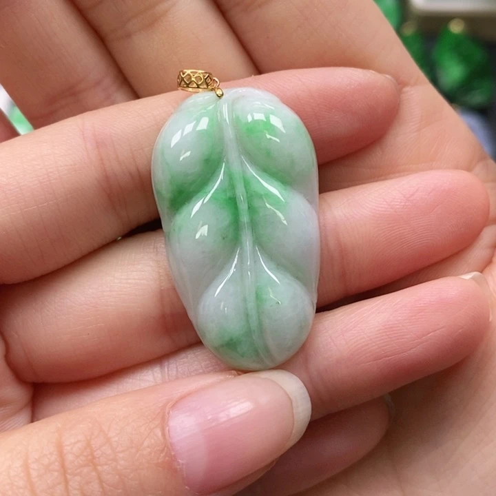 翡翠颈饰未镶嵌吊坠