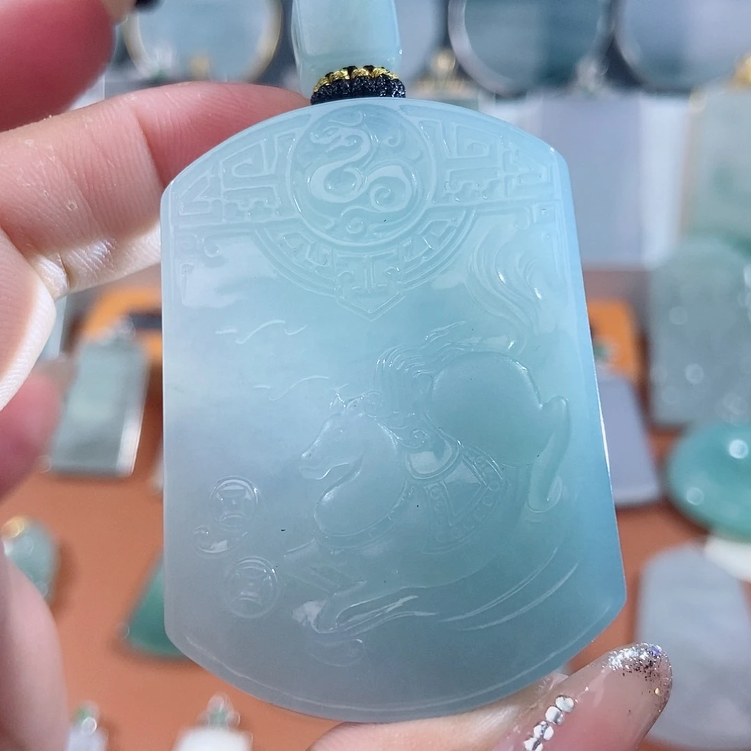 吊坠(不含链)未镶嵌翡翠