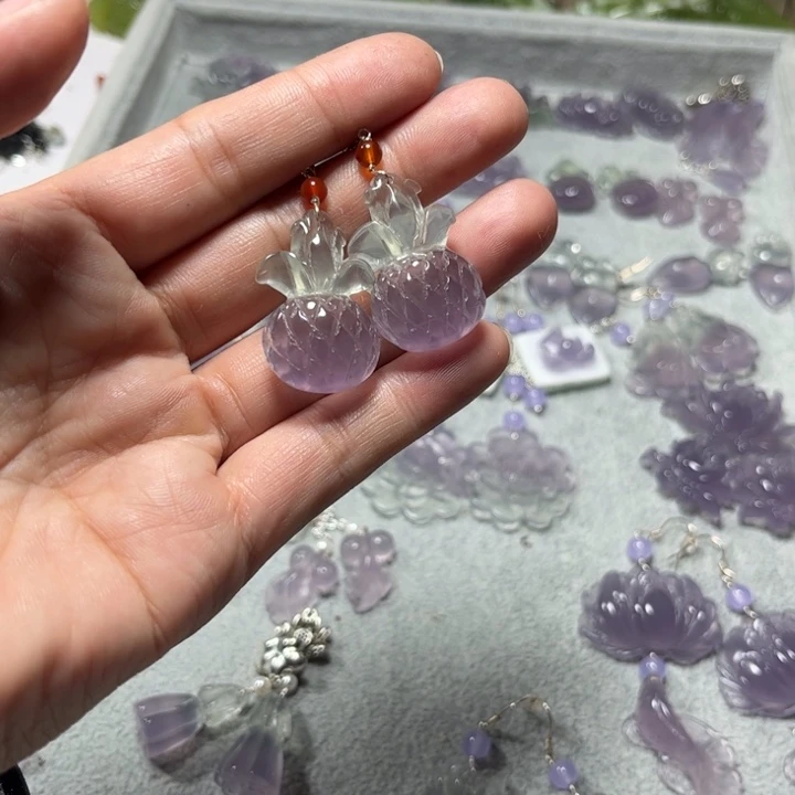 蛇纹石玉合金吊坠