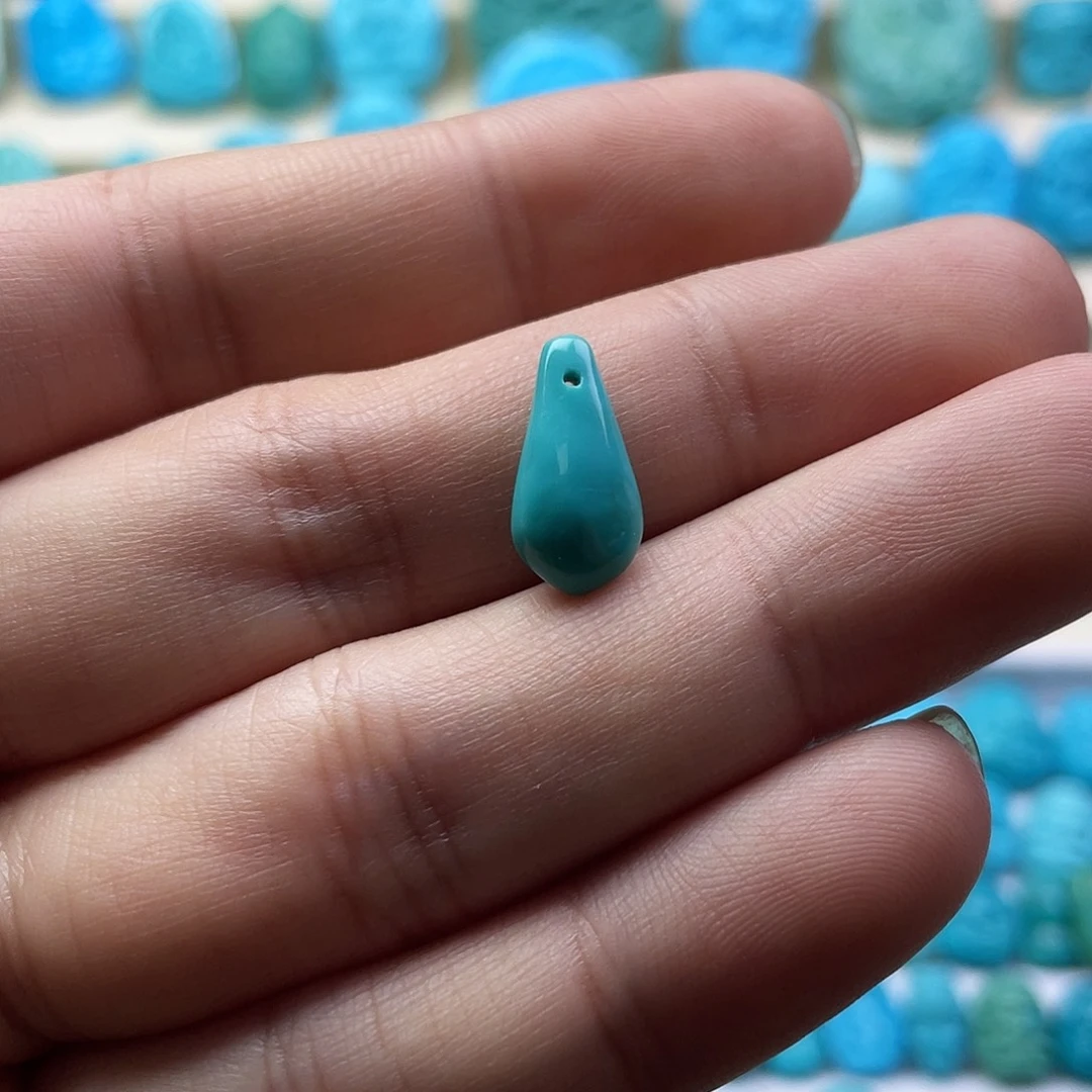 绿松石未镶嵌颈饰