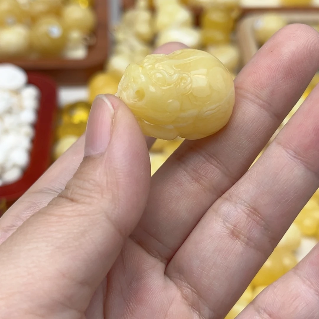 蜜蜡未镶嵌裸石配饰