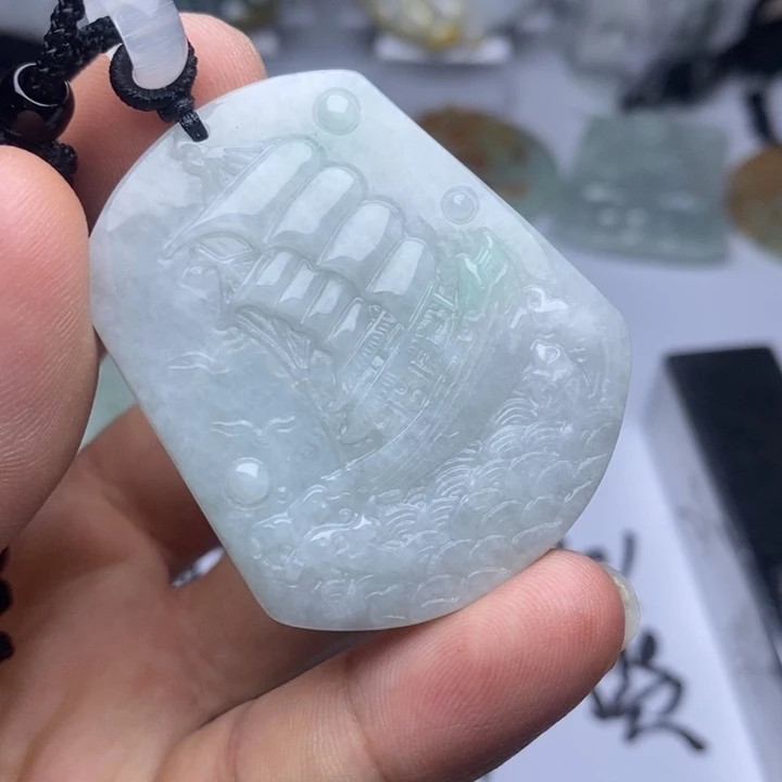 翡翠未镶嵌颈饰翡翠