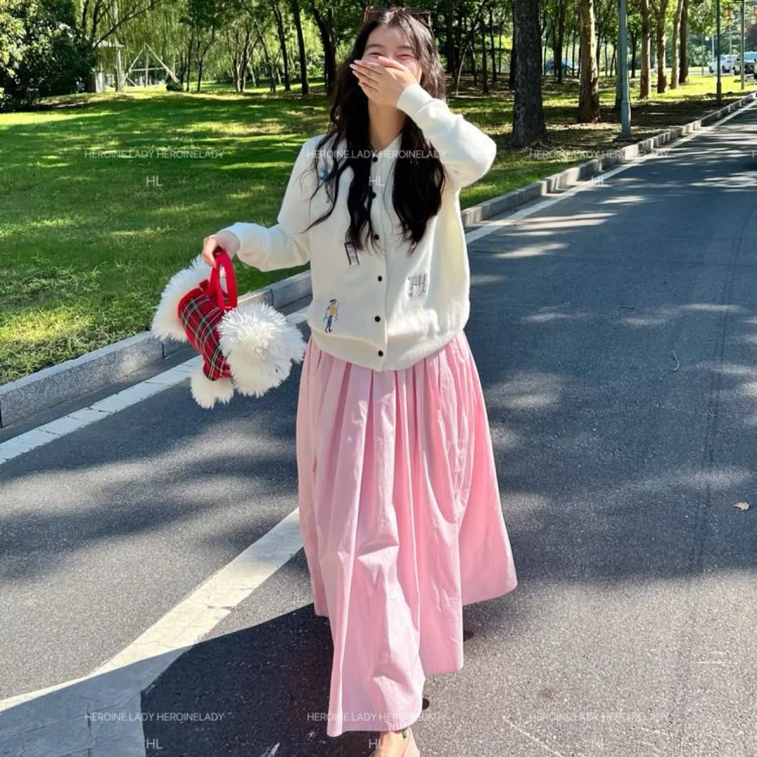 【嗨女孩】HL秋季刺绣宽松减龄圆领卡通温柔时尚复古长袖毛针织
