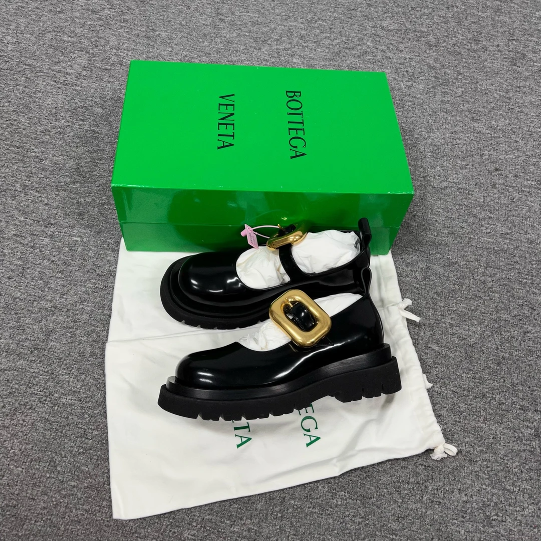 99新 AMIPARIS bv玛丽珍皮鞋38 码