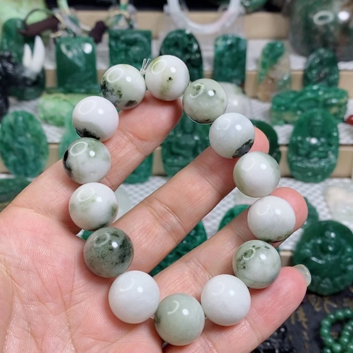 未镶嵌独山玉颈饰