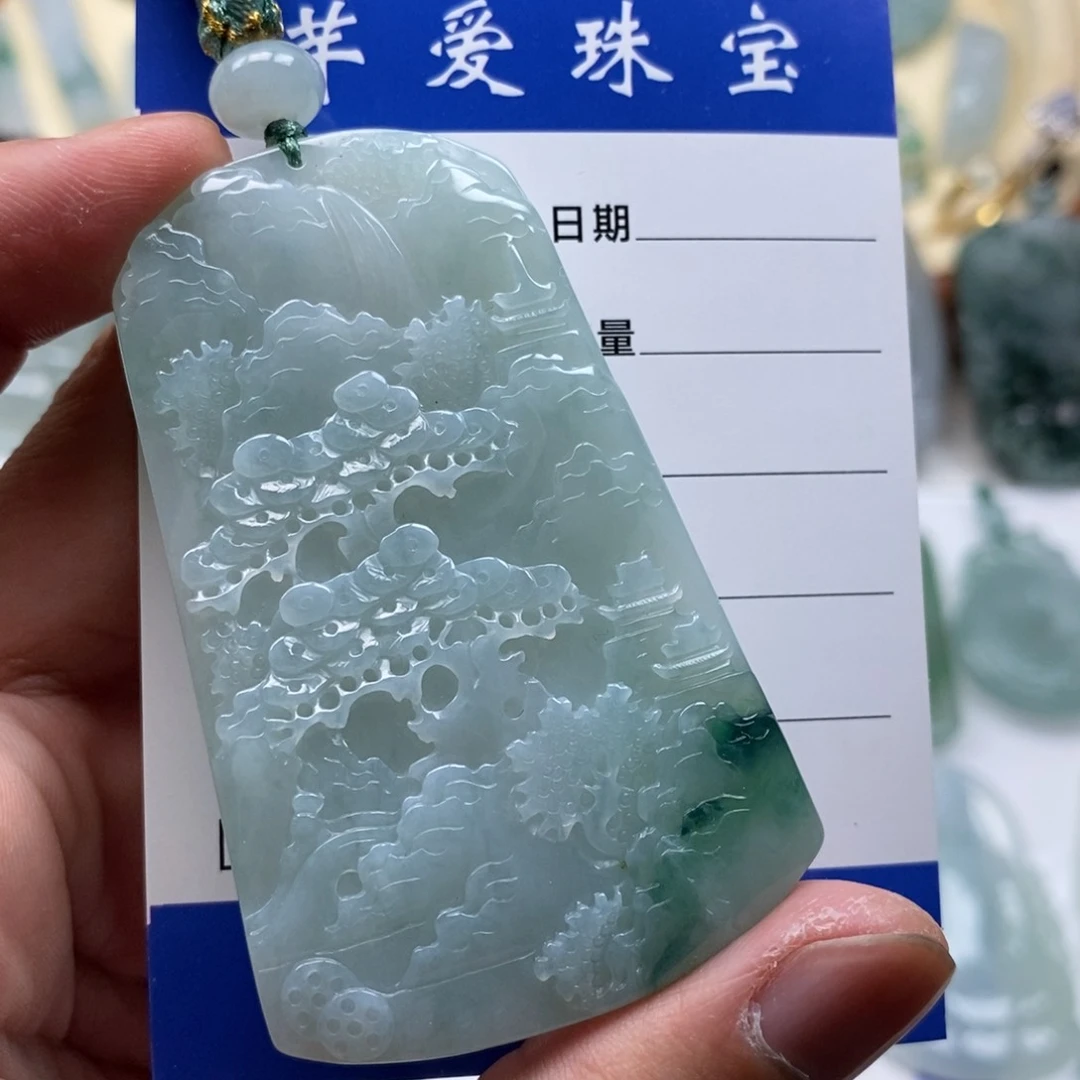 颈饰未镶嵌翡翠山水牌