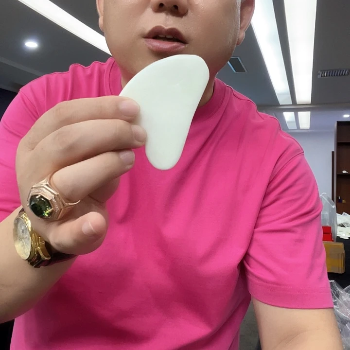 合金蛇纹石玉颈饰