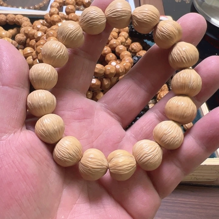 皮桃手串瑕疵自己找