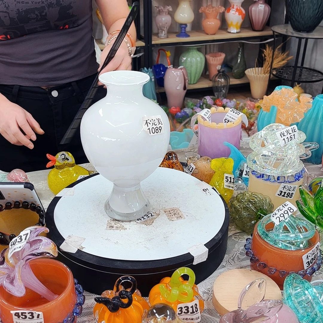 1089 家悦花器摆件不完美