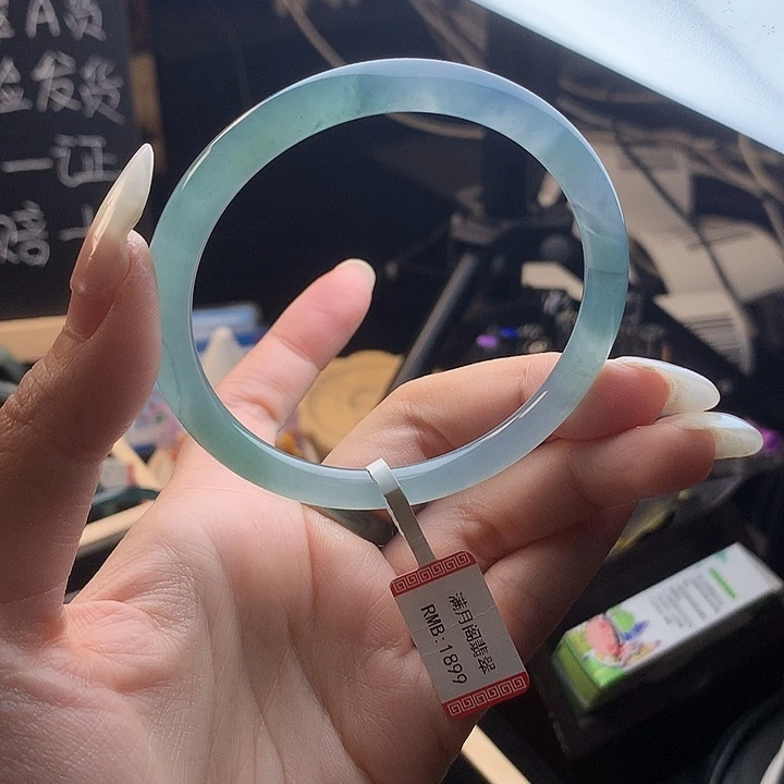 翡翠手镯未镶嵌污*黑58圈口