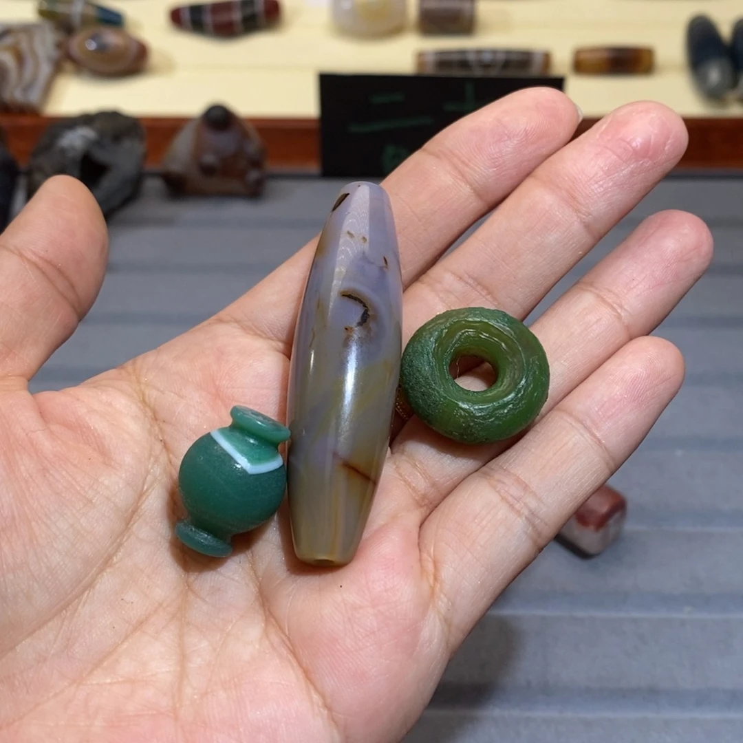 玛瑙/玉髓颈饰未镶嵌七***唐