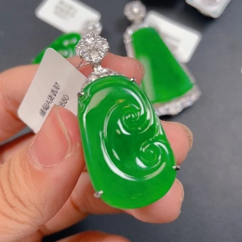 【闪购商品】颈饰银S925镶嵌翡翠翡翠