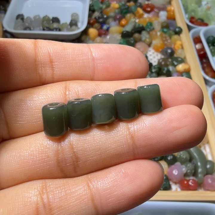 和田玉未镶嵌珠宝半成品