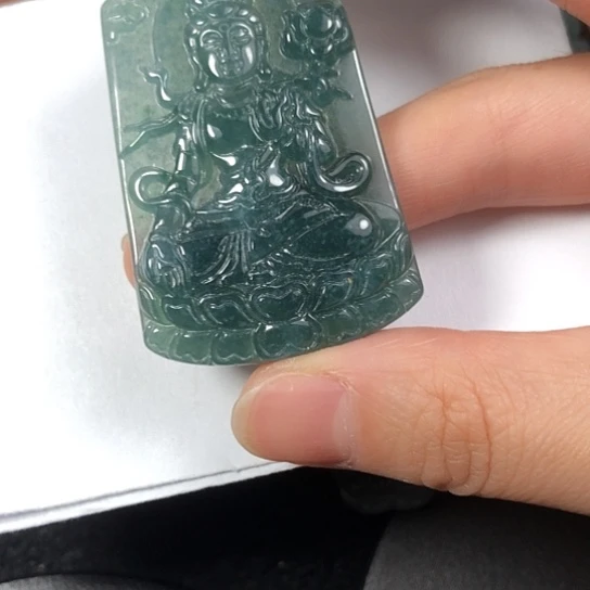 翡翠未镶嵌颈饰缅甸A货，每天下午1点半开播