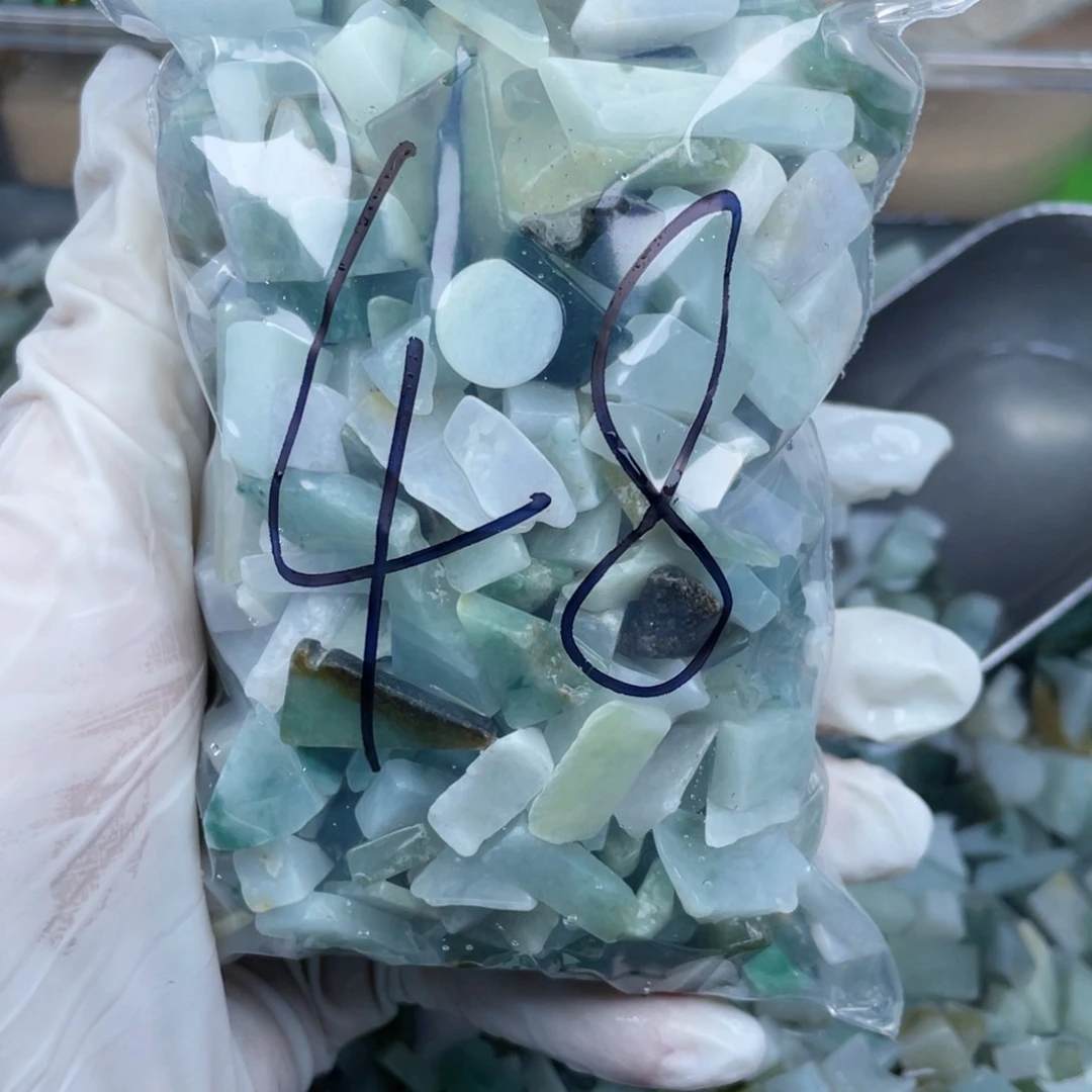 翡翠颈饰未镶嵌翡翠48