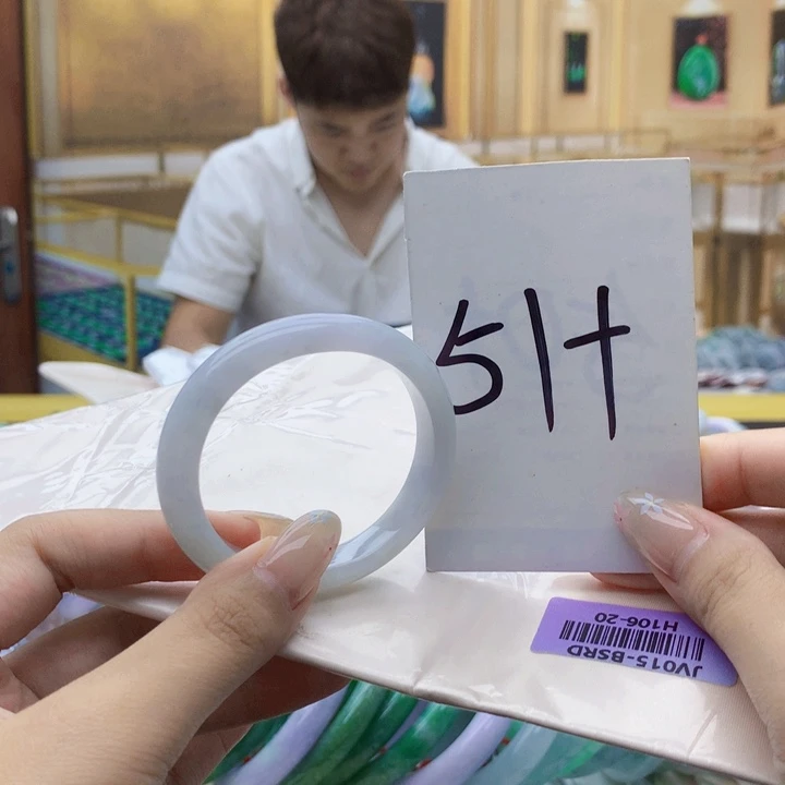 翡翠未镶嵌手镯000……