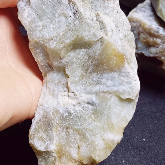 和田玉（糖玉）未镶嵌珠宝半成品