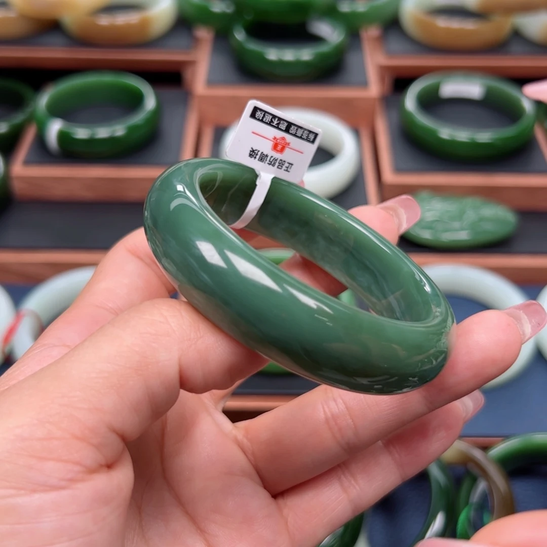 未镶嵌手镯和田玉（碧玉）