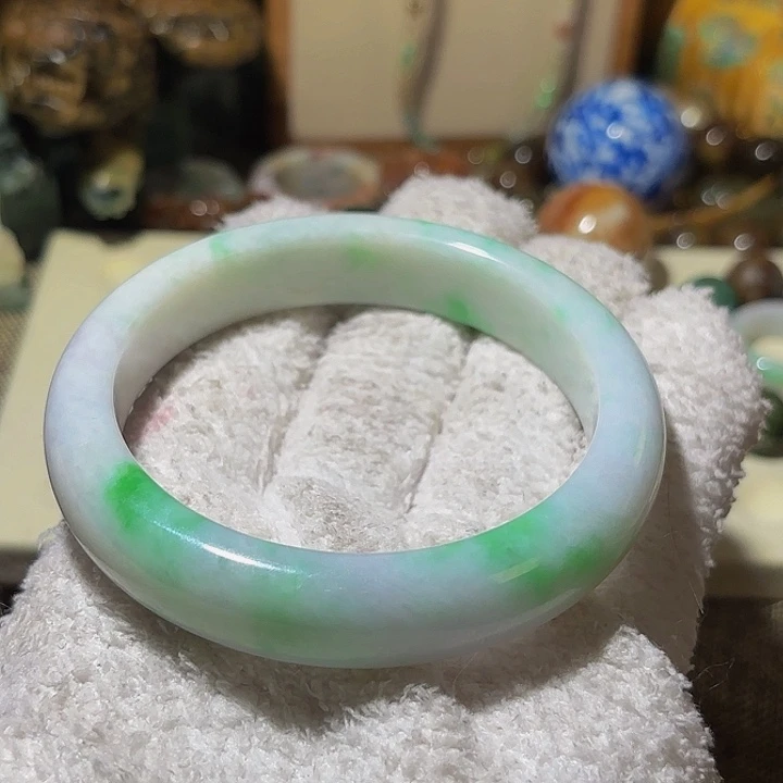 翡翠未镶嵌颈饰58.9正圈，资格白底青