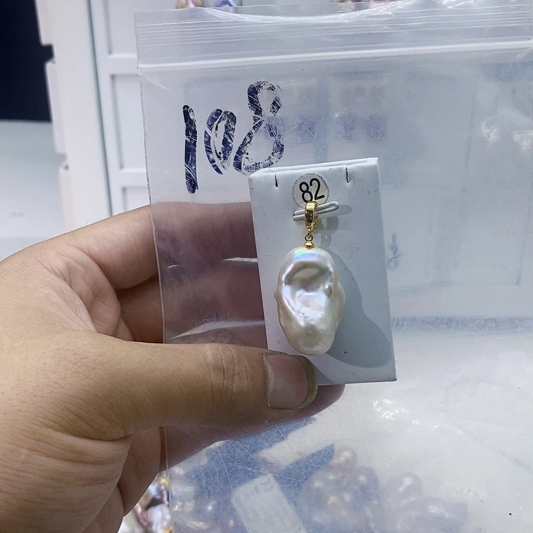 淡水珍珠合金颈饰