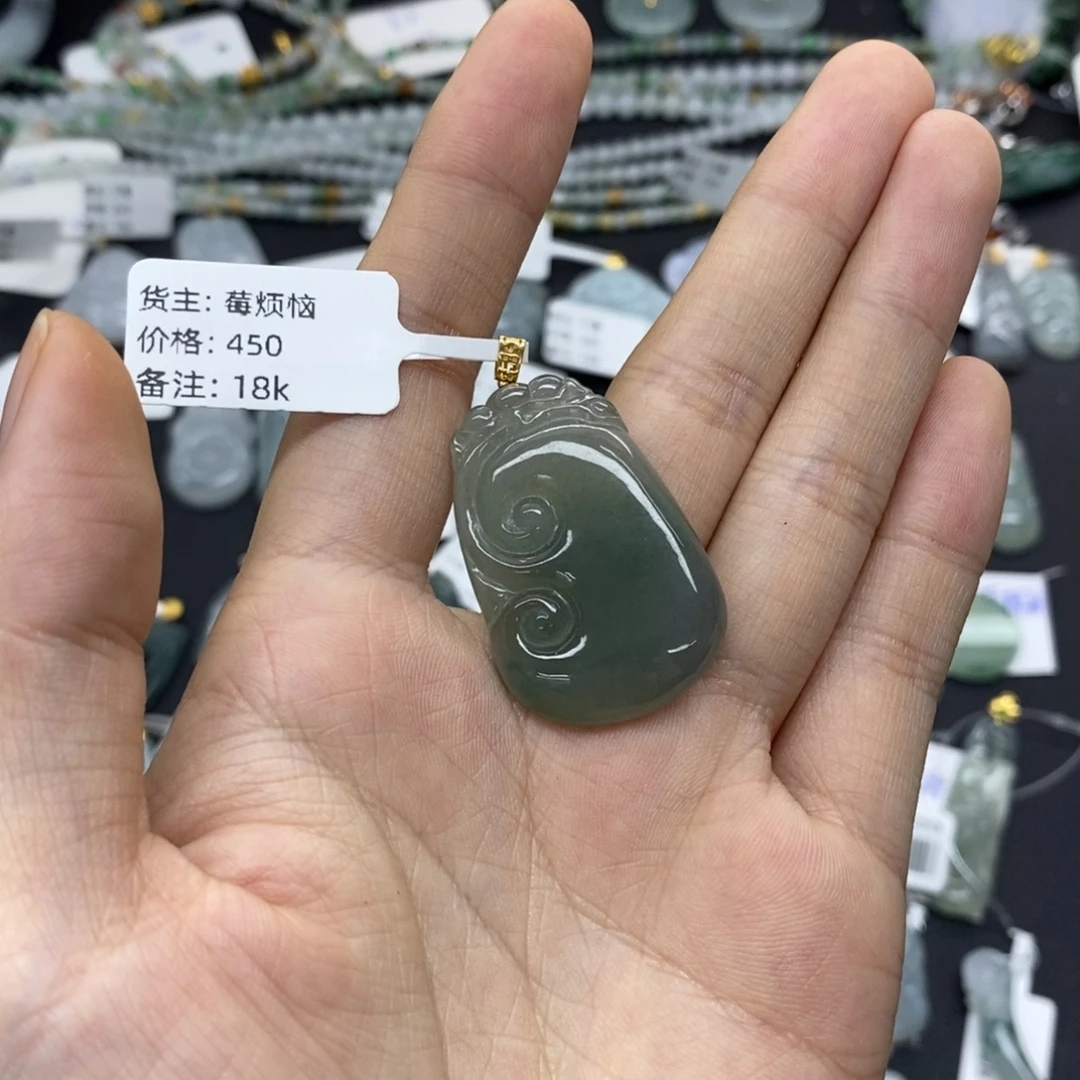 翡翠18K金镶嵌颈饰