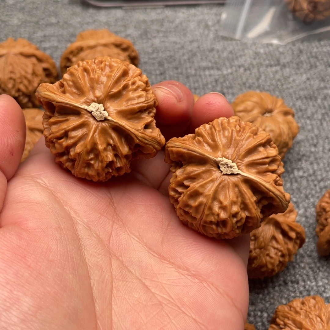 文玩核桃吊坠45宫灯