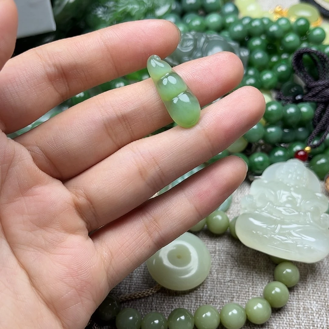 和田玉（碧玉）未镶嵌颈饰