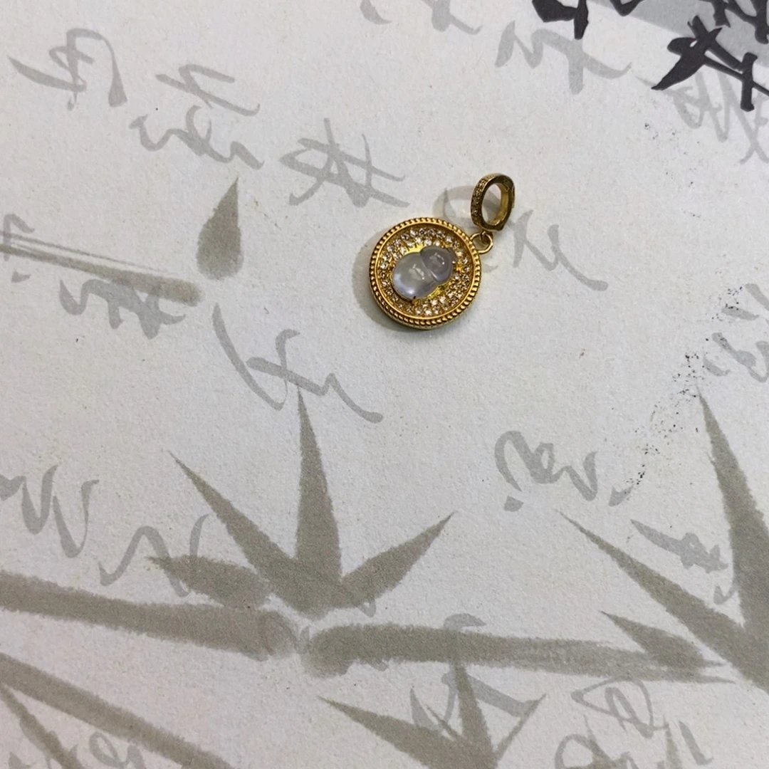 加****翡翠18K金镶嵌颈饰翡翠