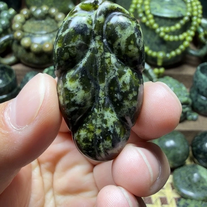 蛇纹石玉未镶嵌药王石能量养生产品