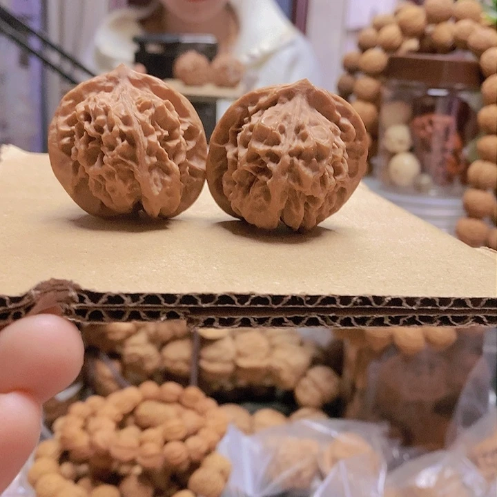 【闪购商品】文玩核桃把件40蜡皮刀子