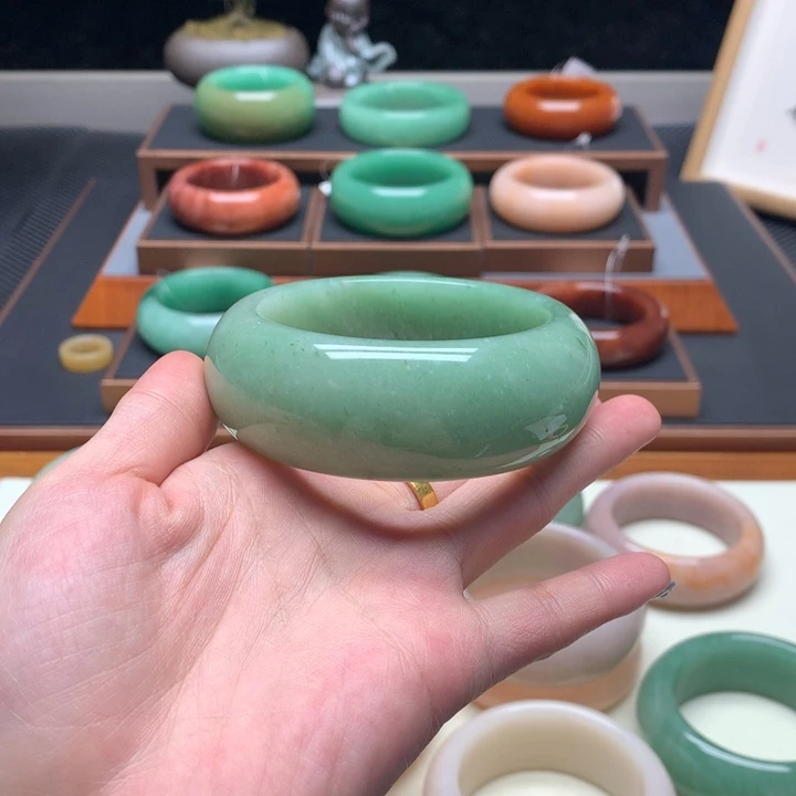 静***姝石英质玉（非洲翠）合金佘太翠