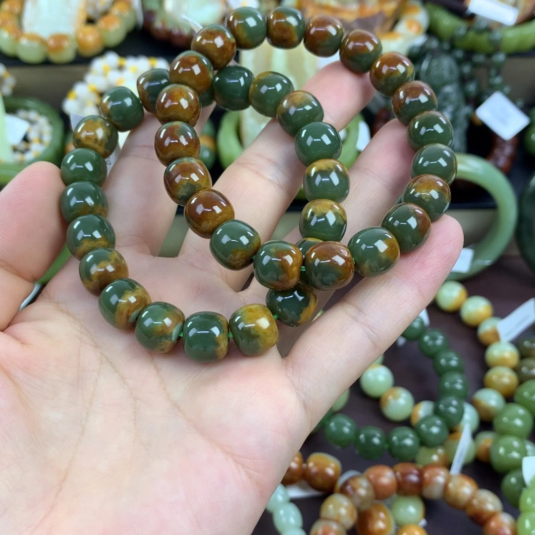 来***贝透闪石质玉未镶嵌手串