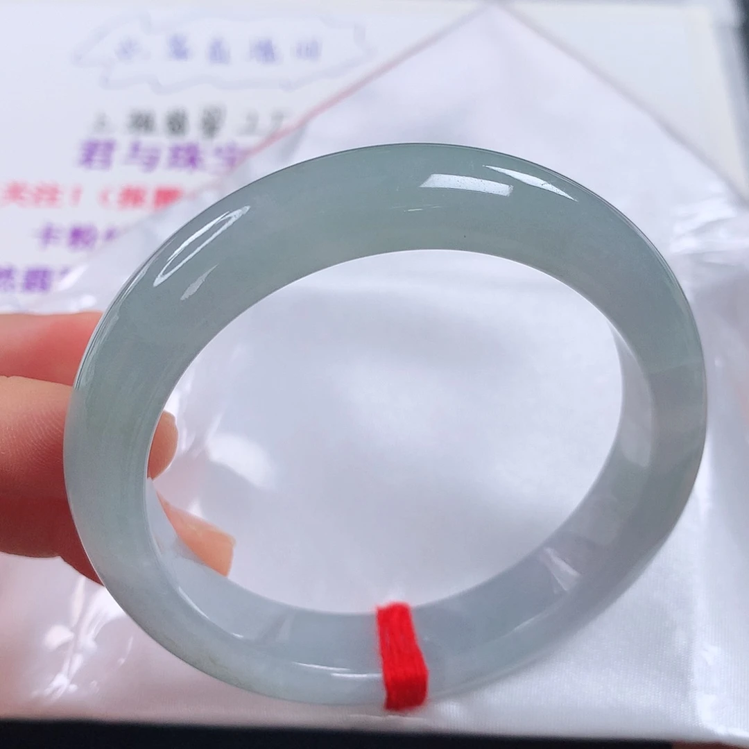 翡翠手镯未镶嵌淡* 正圈 需包容裂纹