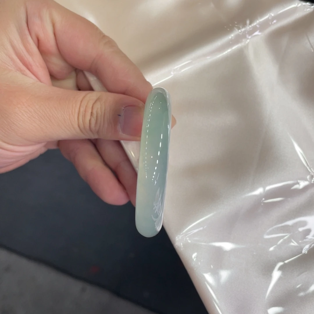 翡翠未镶嵌手镯51.2贵妃