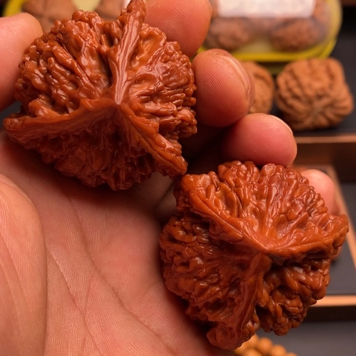 文玩核桃吊坠麒麟笨