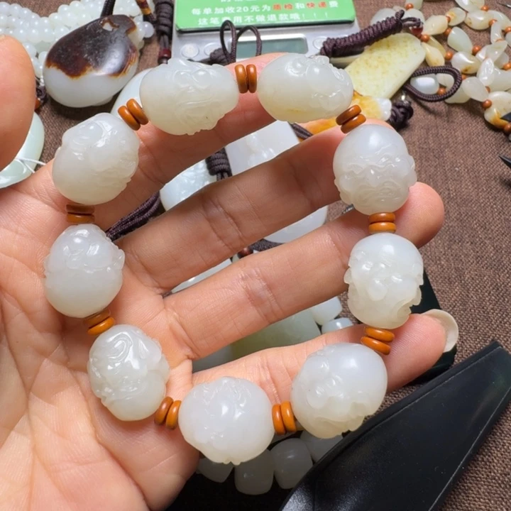 用***1和田玉未镶嵌颈饰