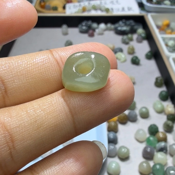 未镶嵌和田玉珠宝半成品