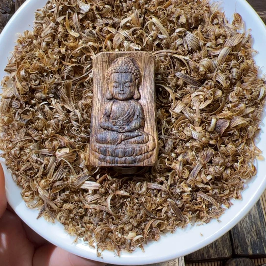 沉香碎屑沉香白棋佛牌5.3克