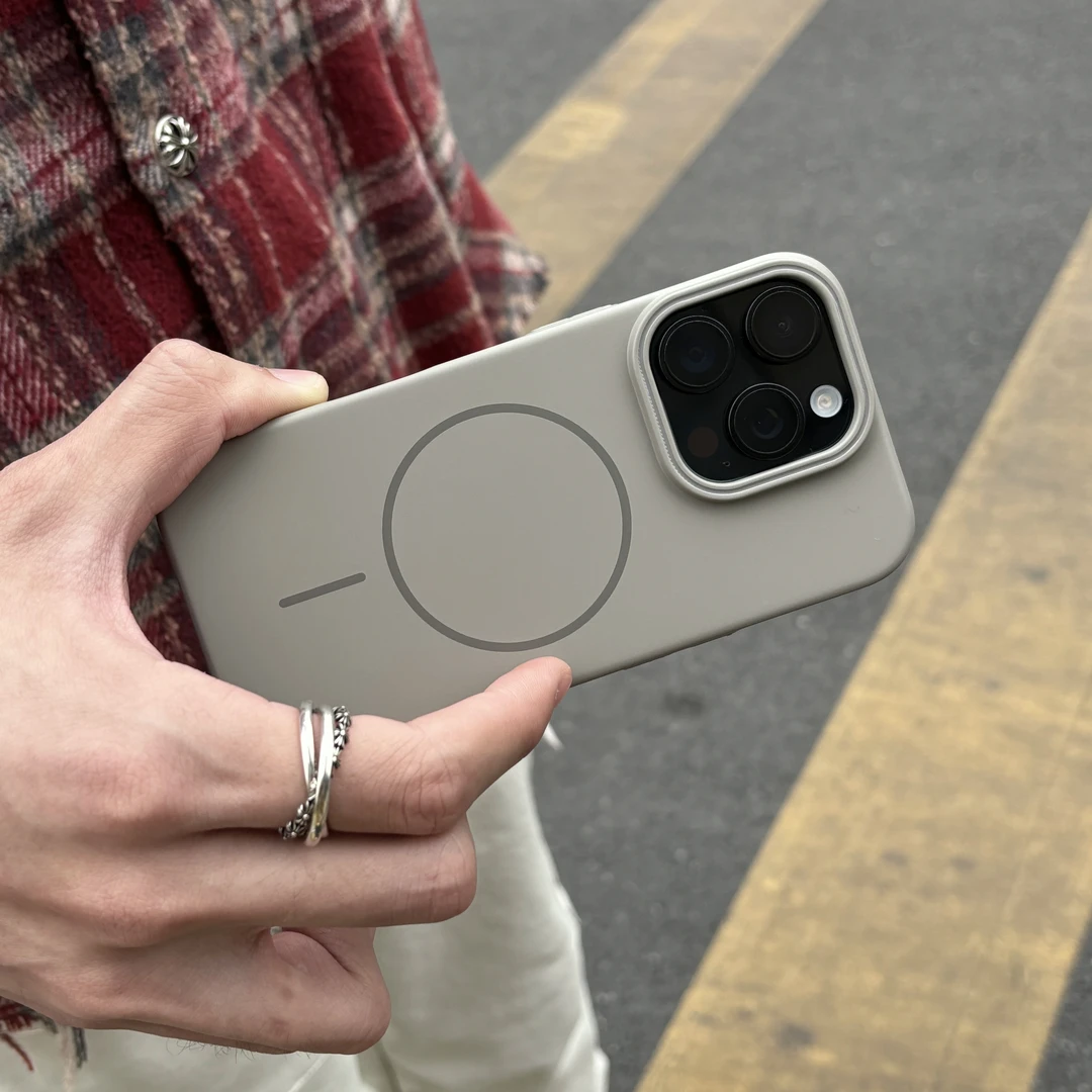 飞虎胜爆款钛灰柔润细圈磁吸适用苹果16promax手机壳iPhone15硬14