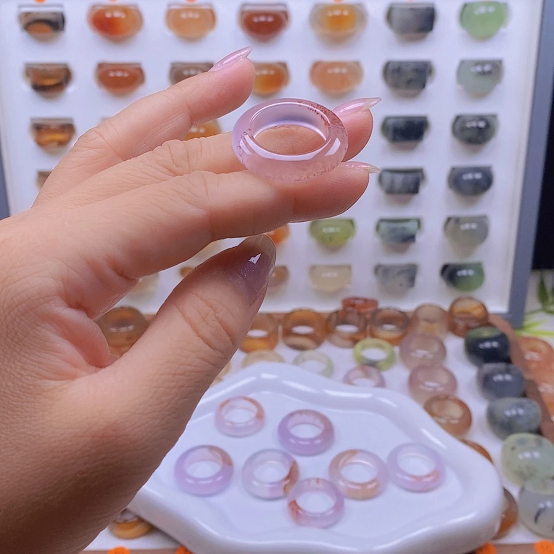 茉***裳玛瑙/玉髓戒指未镶嵌港18