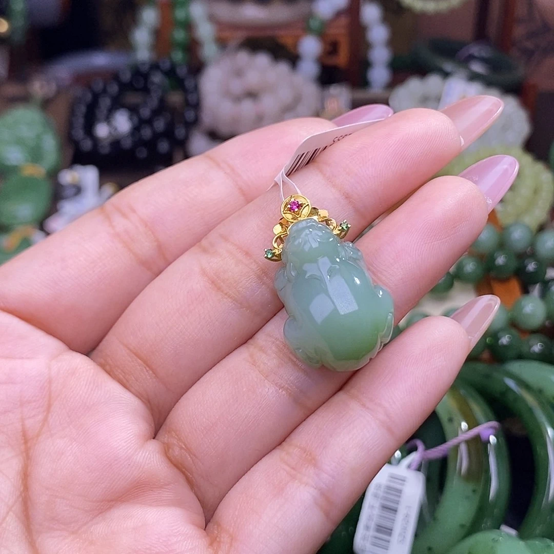 和田玉未镶嵌颈饰碧玉粉青特细金镶貔貅