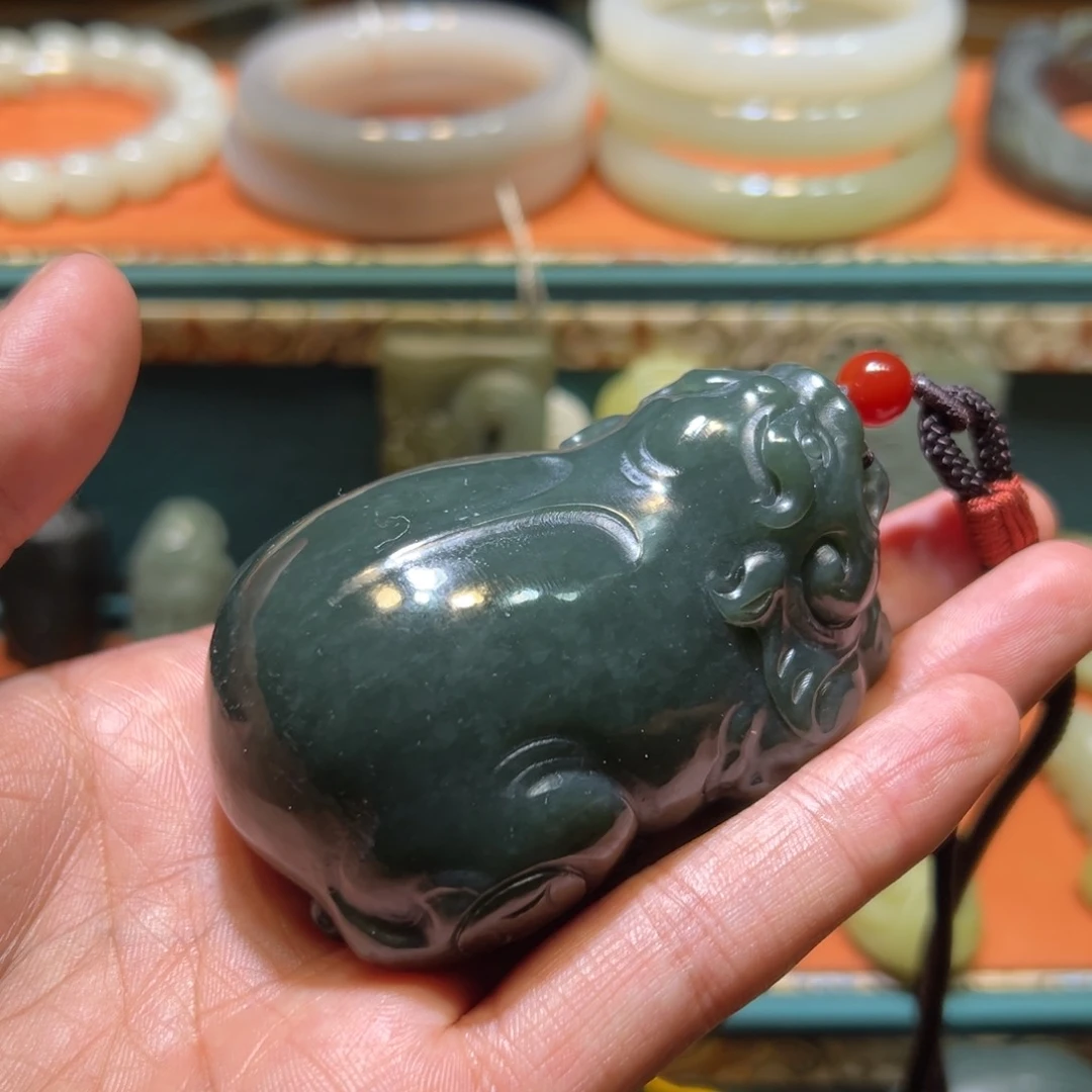 和田玉未镶嵌挂件只****踪