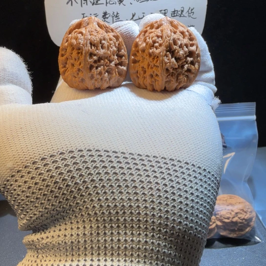 A***哥文玩核桃吊坠19号，38万字三角桩