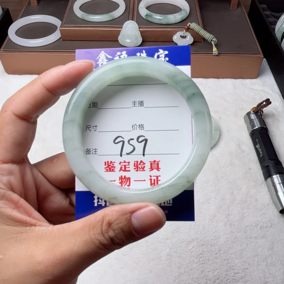 石英质玉手镯未镶嵌爷*