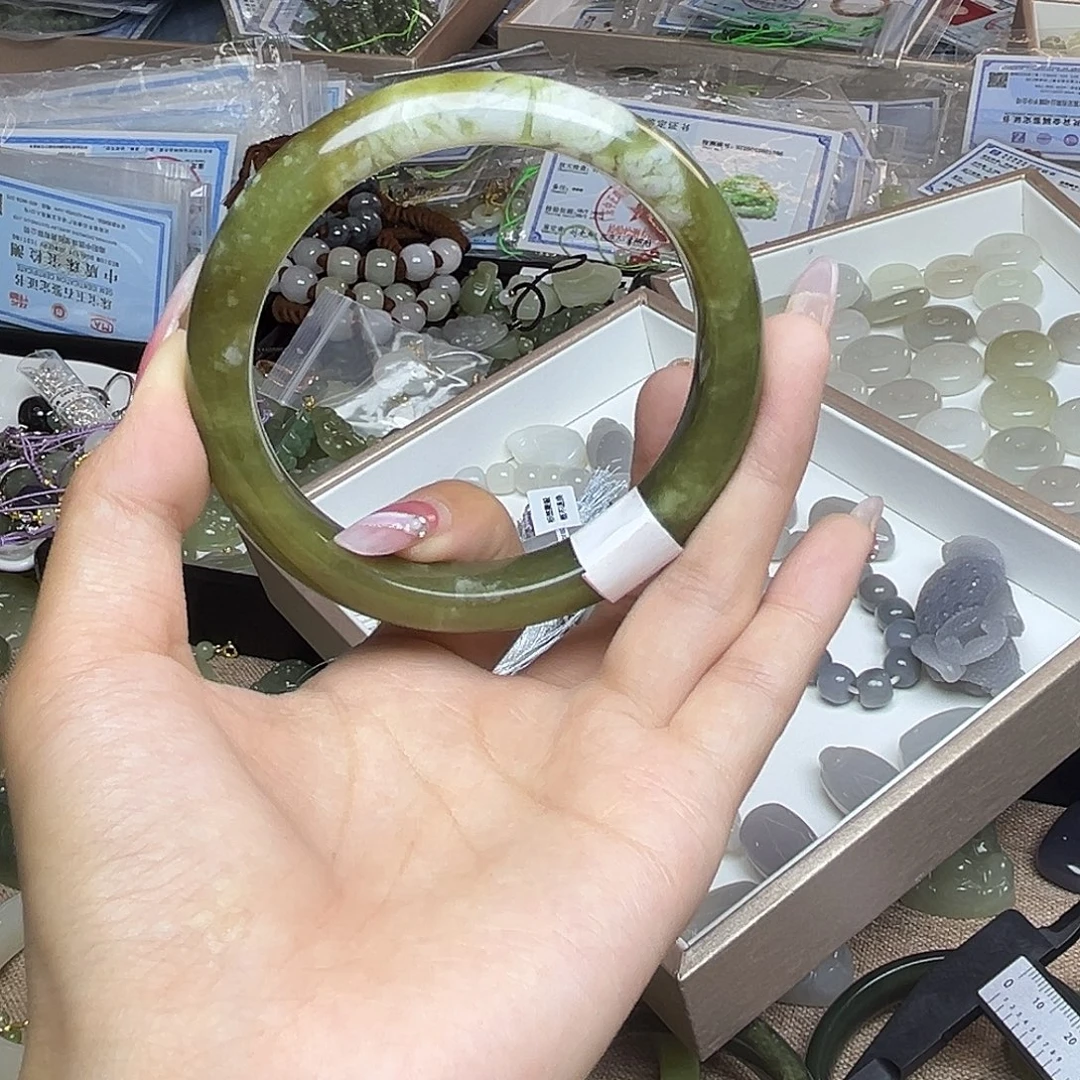 未镶嵌手镯和田玉63