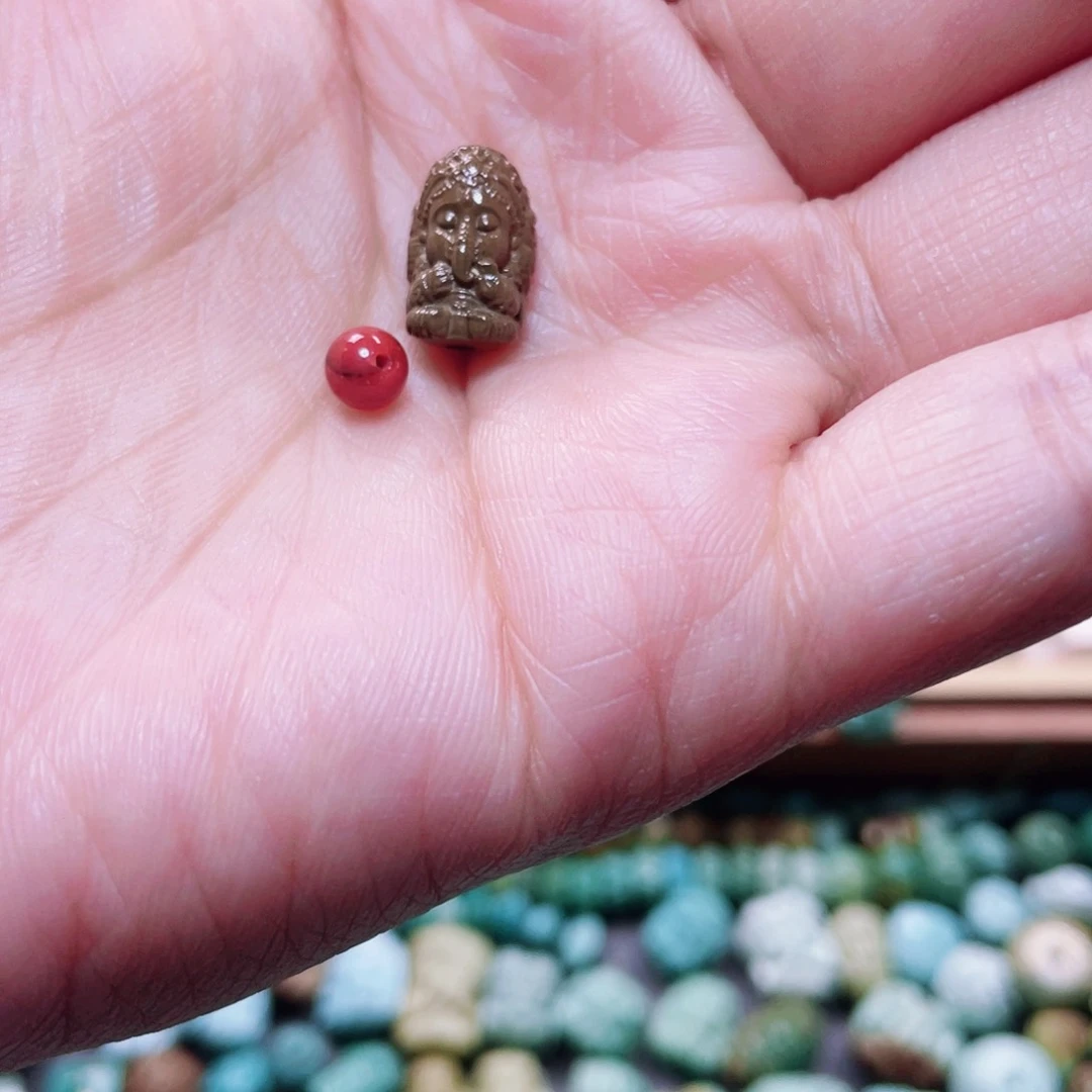 南红玛瑙配饰未镶嵌