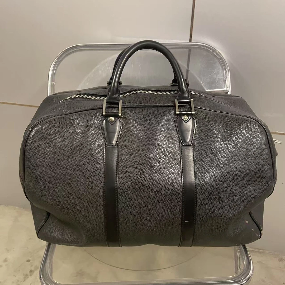 95新 LouisVuitton/路易威登 男包推荐 乌木棕taiga系列质感旅行