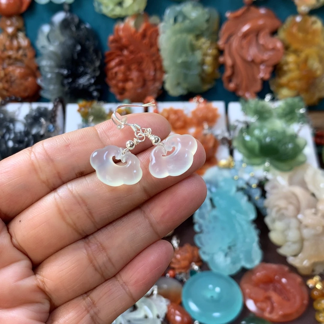 未镶嵌蛇纹石玉耳坠